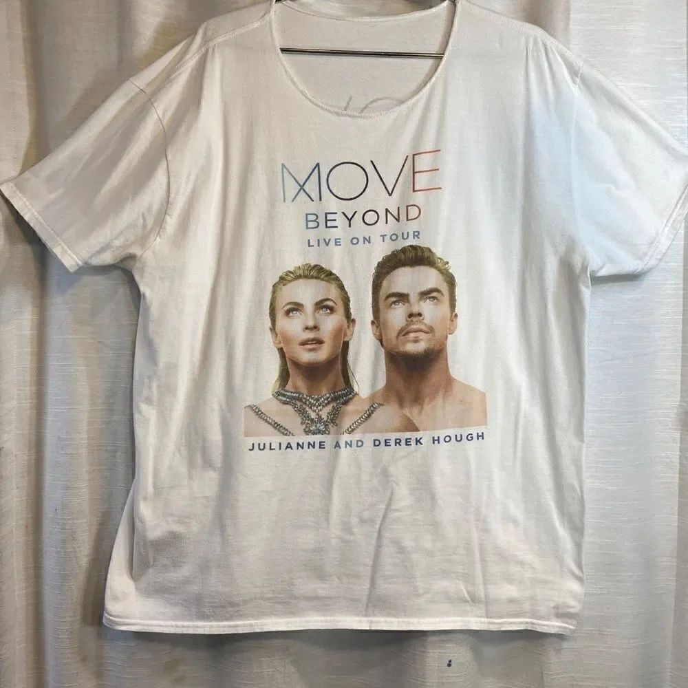 Julianne & Derek Hough MOVE BEYOND (Live On Tour)